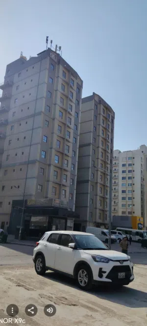 للايجار عماره كامله للشركات بالفروانيه 3غرف وصاله وحمامين ومطبخ