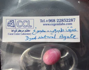 حجر عقيق طبيعي مصبوغ وحجر زمرد طبيعي