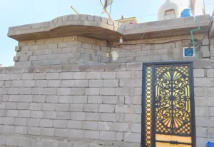 بيت حـديث  كونكريت للبيع وقف سني في البصرة منطقة البراضعية قرب مستوصف البراضعية مساحة البيت 130 م