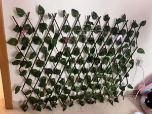 حائط من النبات الصناعي بحاله ممتازه