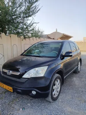 هوندا سي ار في بحالة ممتازة  للببيع بسبب السفر حالتها جد ممتازة التواصل للجادين حجمها كبير سعة عائلي