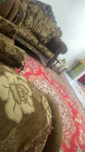 كنب خشب زان لون بني محروق