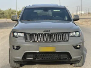 جيب جراند شيروكي ليريدو 2021  خالية من الحوادث هدية العيد اiPhone 17