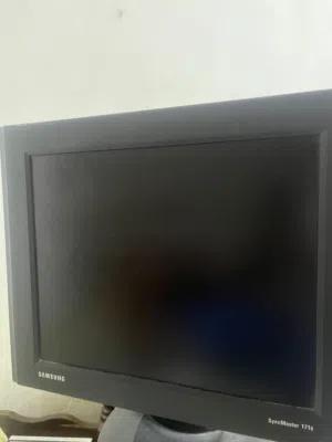 شاشه سامسونج بحالة جيده للبيع