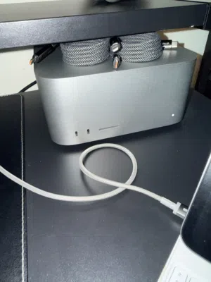 Mac studio m2 mac  512 gb storage and 32 gb ram ماك استديو