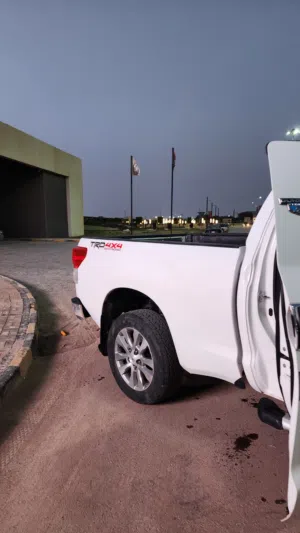 Toyota Tundra 2012 Limited 4×4 : للبيع