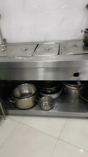 عدة مطعم زرب ومناسف للبيع مع جهاز طلبات و جهاز أشيائي شغال حالياً