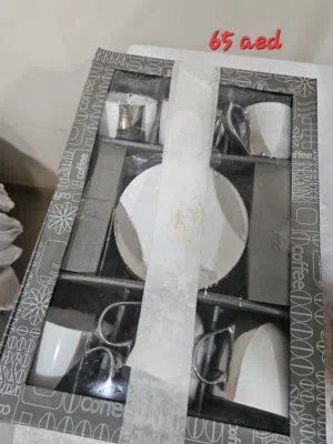 طقم فناجين/أكواب زجاج مع صحون