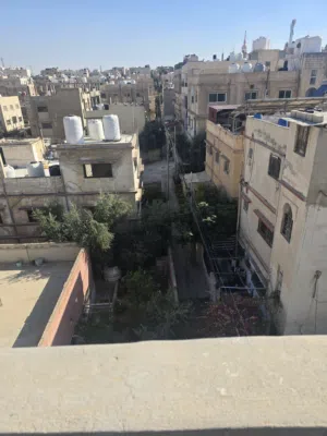 عماره للبيع ويمكن البيع كل شقه لوحدها