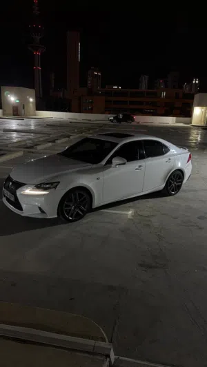 لكسز F-SPORT
