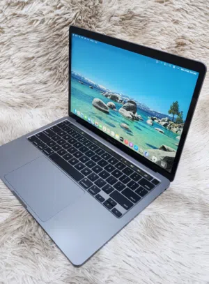 MacBook 2020 Pro A2251 i7 16gb ram 512gb Touch Bar & I'D macOS Tahoa 26.2 Built-in Retina Display