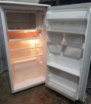 عرررطه ثلاجه نوعيه توشيبا باب واحد شبه جديد اقتصاديه فقط ب30 الف