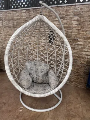 مرجيحة خارجية مواصفاتها بحالة جيدة