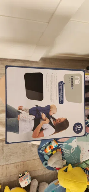 حامل بيبي  من ماركة mothercare  مذركير جديد غير مستعمل متوفر باللونين الاسود والكحلي   سهل الاستخدام