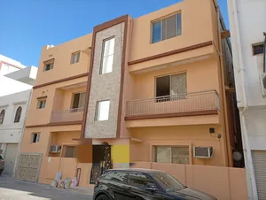 3 Floors . 233 m2 . Agent1