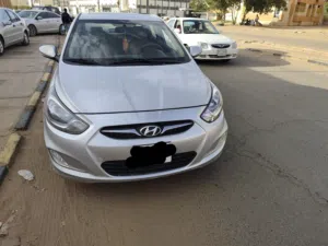 هونداي اكسنت محلية الدار 2013 كل شئ بحالة ممتازة ماشية 82 الف فقط