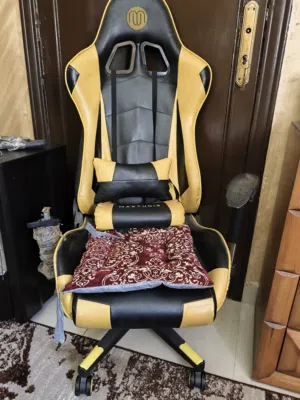 كرسي قيمنق مستعمل بسعر مغري