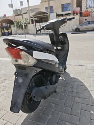 دراجة ماكس عدله كلها بلادي من الطول للطول كلشي مامبدل بيها فقط مفتوحه مفيلسه كلشي شغال بيها سلف هندر