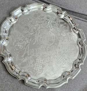 للبيع قطعة فنية مميزة من الزمن الجميل، صينية تقديم إنجليزية (Salver) من إنتاج شركة Cavalier Tablewar