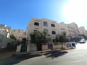 عمارة سكنية للبيع في عمان - عرجان