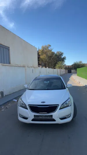 Used Kia Cadenza in Tripoli
