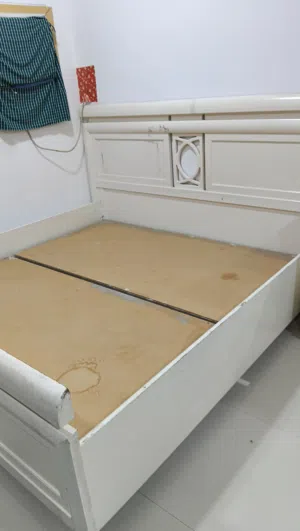 OFF WHITE BEDROOM SET FOR SALE