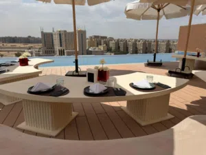 شقه فندقيه  187م  للبيع  تحت إدارة فندق Marriott وجهه على شارع الثوره مباشره وامام دار الاشاره