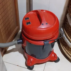 مكنسه كهربائيه