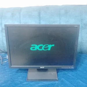 Acer . 20.7" . Used1