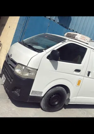 hiace van 2013