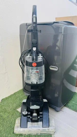مكنسة غسيل سجاد Hoover بحالة ممتازه فقط أسبوعين استخدمت