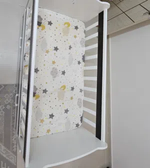 سرير اطفال رضيع