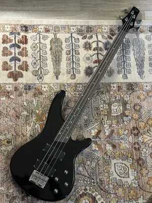 بيز كيتار bass صيني من شركة smiger