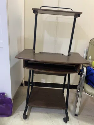 طاولة دراسيه