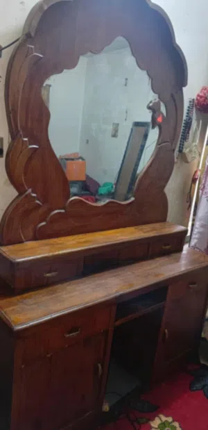 مرايه غرفة نوم