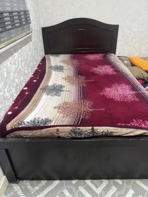 سرير نفر او نص