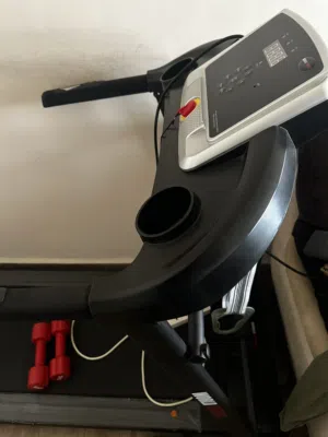 جهاز مشي وركض كهربائي بحالة الوكاله