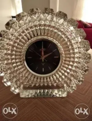 ساعه كريستال نادره تحفه