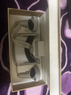 نظارة الواقع الافتراضي مع الايدين