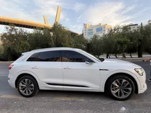 Audi e-tron 2023 كهرباء فل كامل بحالة ممتازه