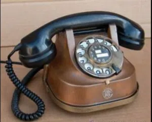 Antique telephone هاتف قديم