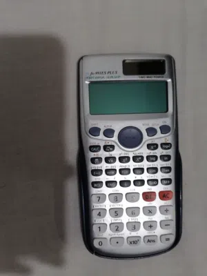 الة حاسبة fx-991 بحالة ممتازة