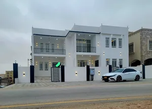 608 m2 More than 6 bedrooms Villa for Sale in Dhofar Salala