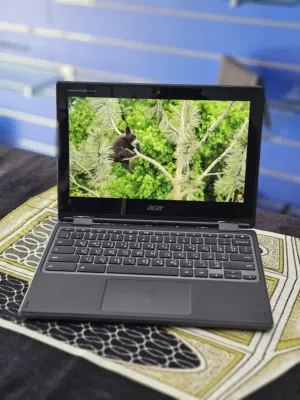 ACER CHROMEBOOK 2IN1 4GB RAM 32GB STORAGE  TOUCHSCREEN  360 ROTATABLE  PLAYSTORE  GOOGLE  YOUTUBE