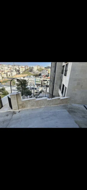 شقة معلقة للبيع