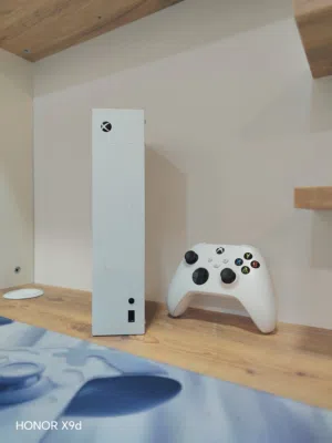 للبيع  Xbox Series S