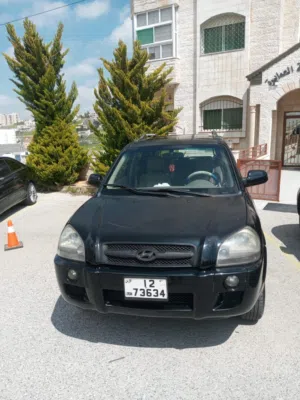 سيارة هيونداي توسان 2008 موديل أسود في حالة مستعملة مرخصة مع مواصفات كوريا