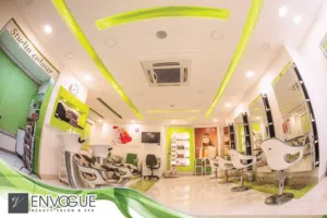 صالون سيدات للبيع مقابل جامعة الاميرة سمية وبالقرب من الجامعة الأردنية
