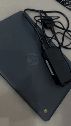 لابتوب hp Chromebook يعمل بنظام أندرويد ويعمل بشاشه تاتش بحاله ممتازة