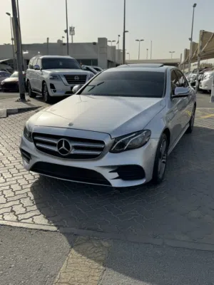 MERCEDES BENZ E 300 FULL OPTION AMERICAN FREE ACCIDENT ORIGINAL PAINT ORIGINAL AIRBAG AND CHASSIS